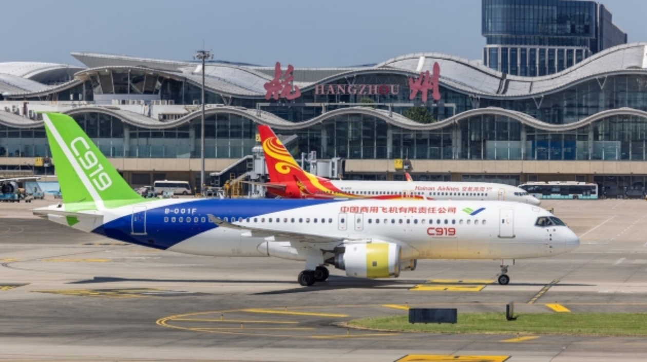 國產(chǎn)大飛機(jī)C919首飛杭州機(jī)場