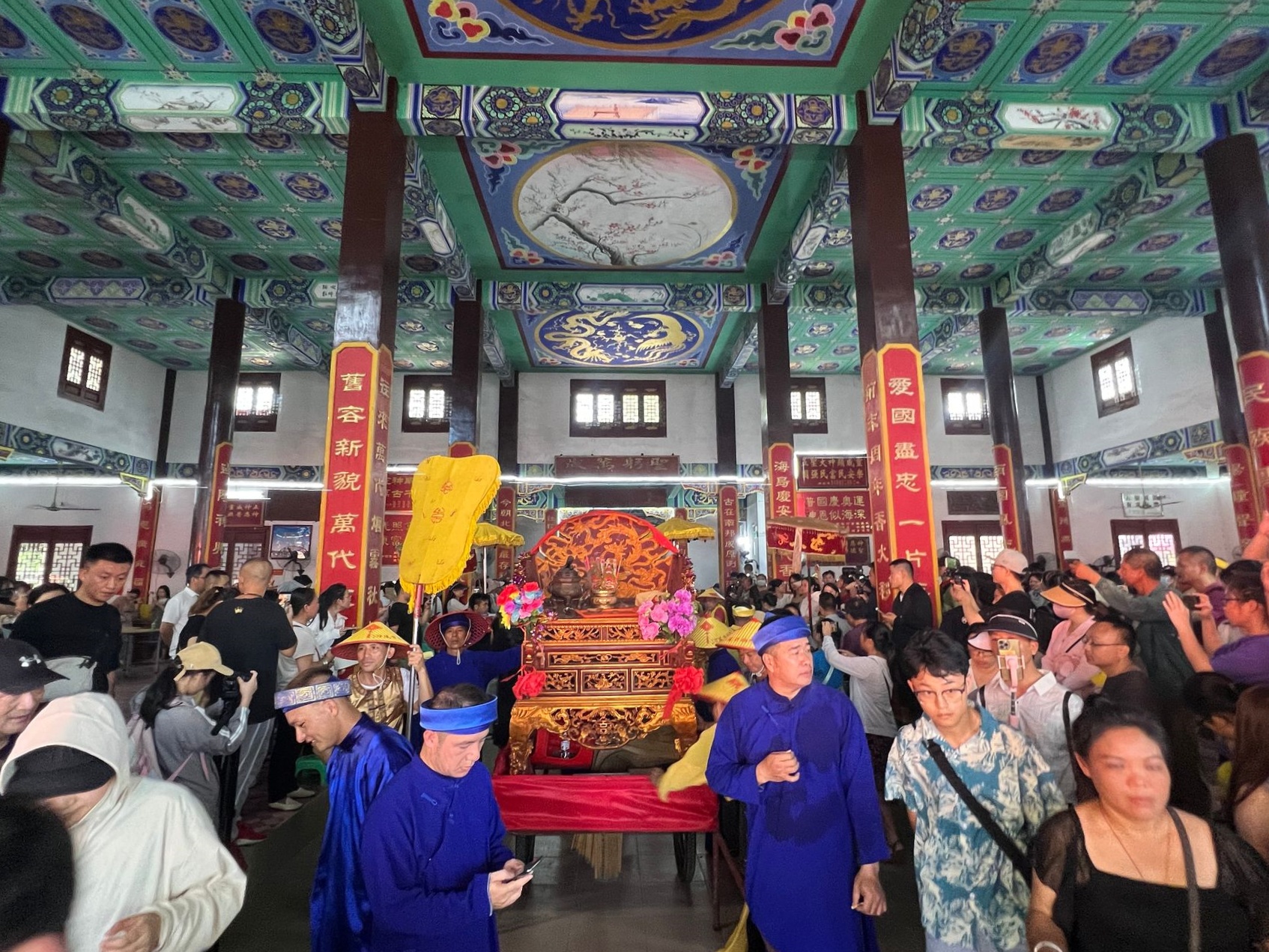 2.在哈亭舉行京族祭神儀式（張春梅 攝）_副本.jpg